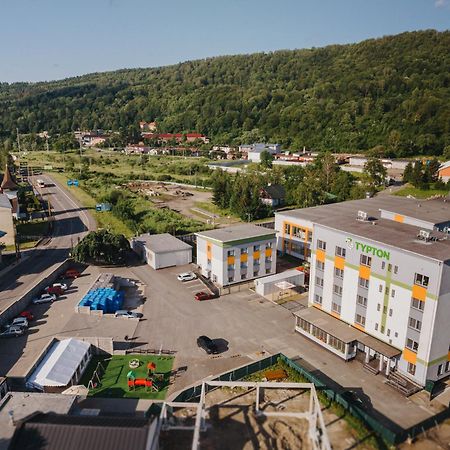 Typton Hotel&Spa Medzilaborce Buitenkant foto