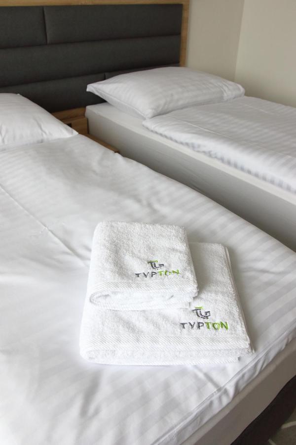 Typton Hotel&Spa Medzilaborce Buitenkant foto