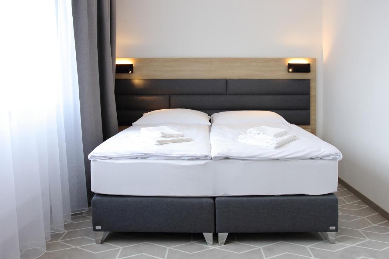 Typton Hotel&Spa Medzilaborce Buitenkant foto