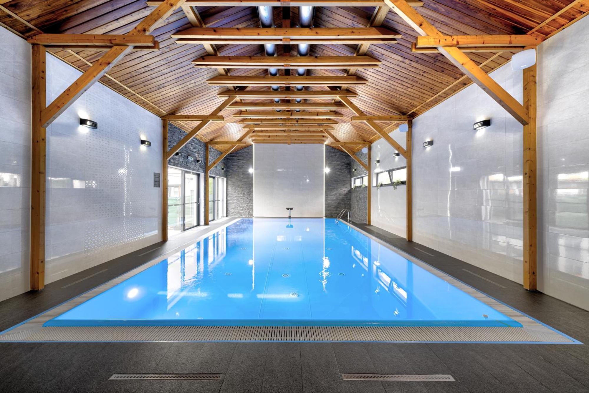 Typton Hotel&Spa Medzilaborce Buitenkant foto