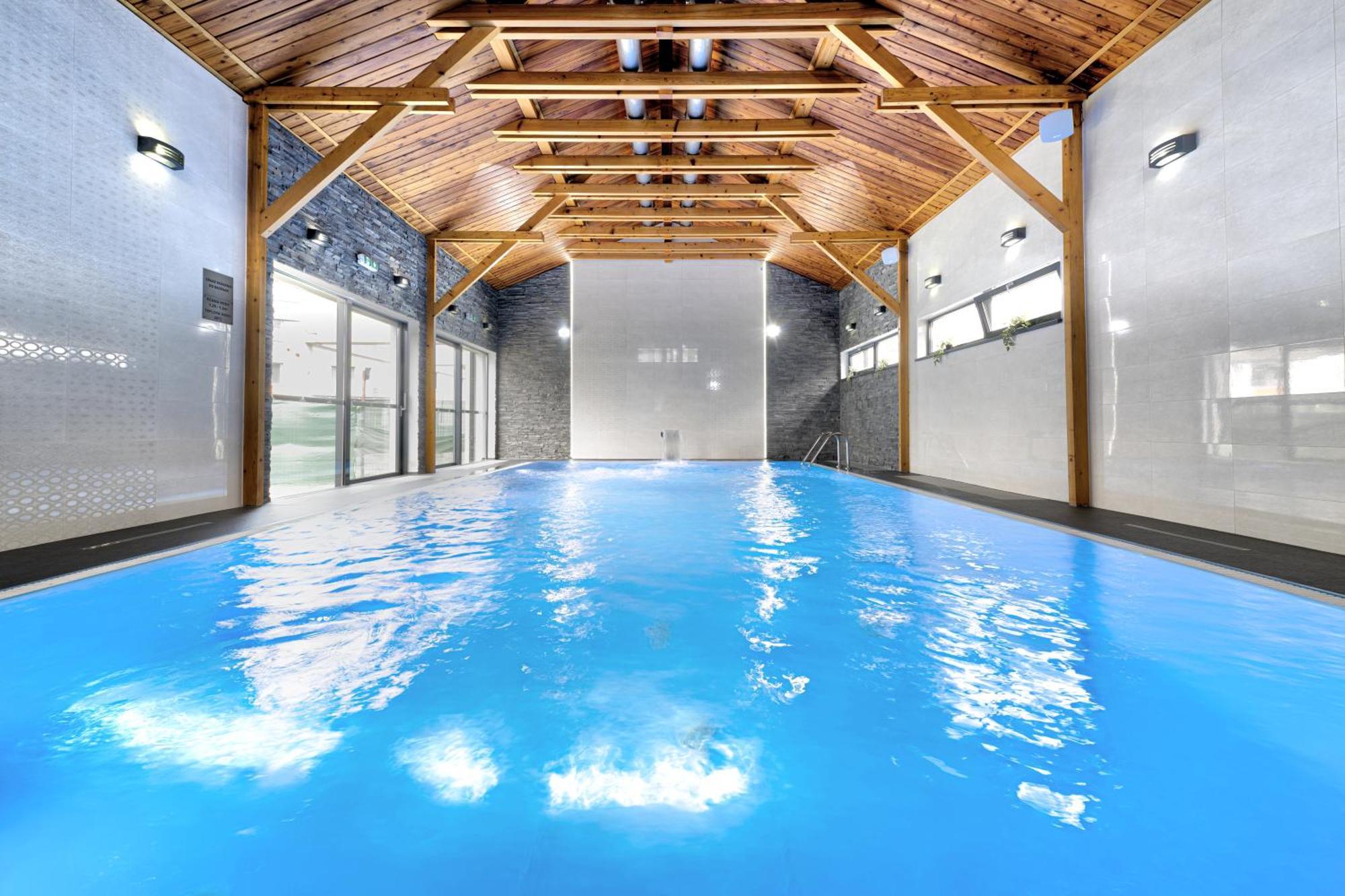 Typton Hotel&Spa Medzilaborce Buitenkant foto