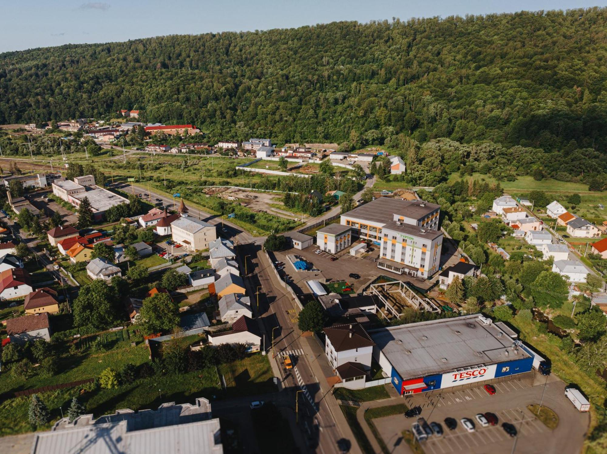 Typton Hotel&Spa Medzilaborce Buitenkant foto